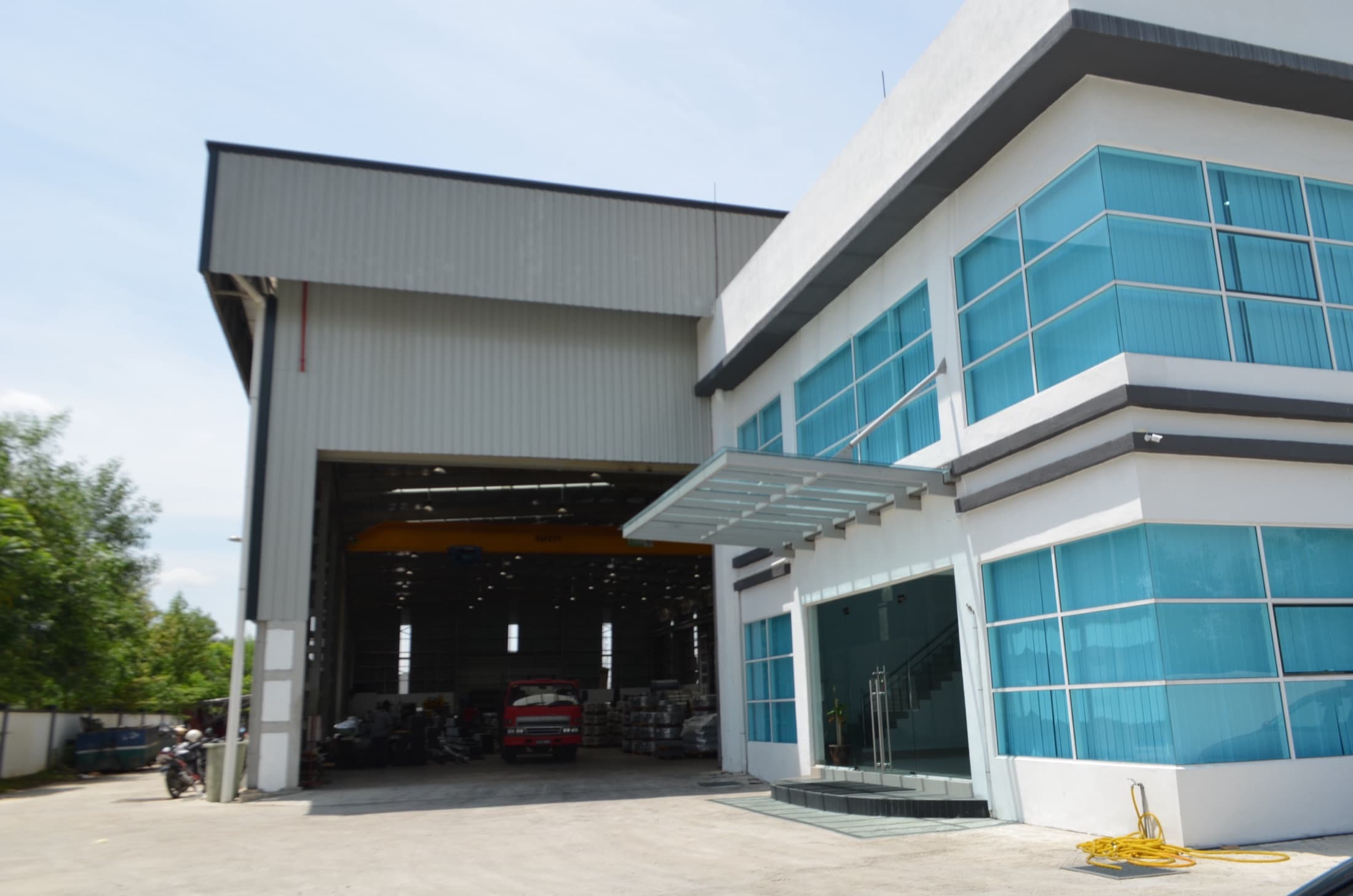 Yu Wah Steel factory in Bandar Tasik Kesuma